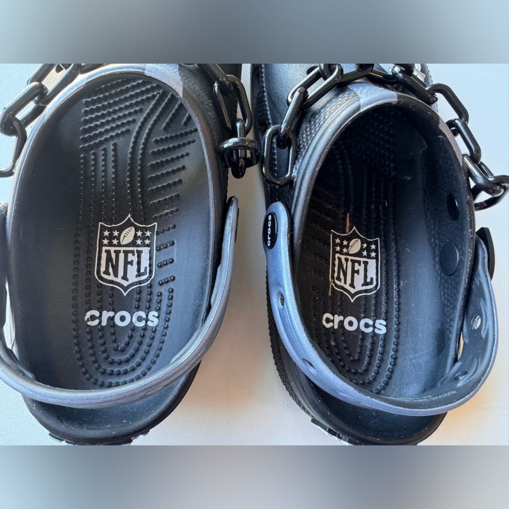 Limited Edition Crocs NFL Las Vegas Raiders - Picture 5 of 5